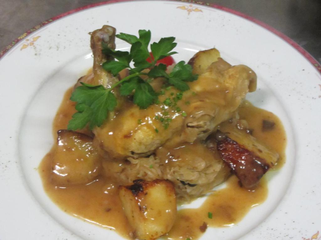 Logis-Hotel Restaurant Auberge Les Vallees Du Perche Vichères Zewnętrze zdjęcie