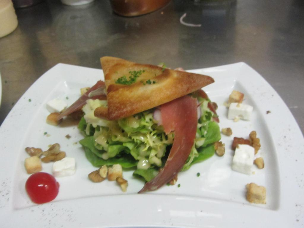 Logis-Hotel Restaurant Auberge Les Vallees Du Perche Vichères Zewnętrze zdjęcie