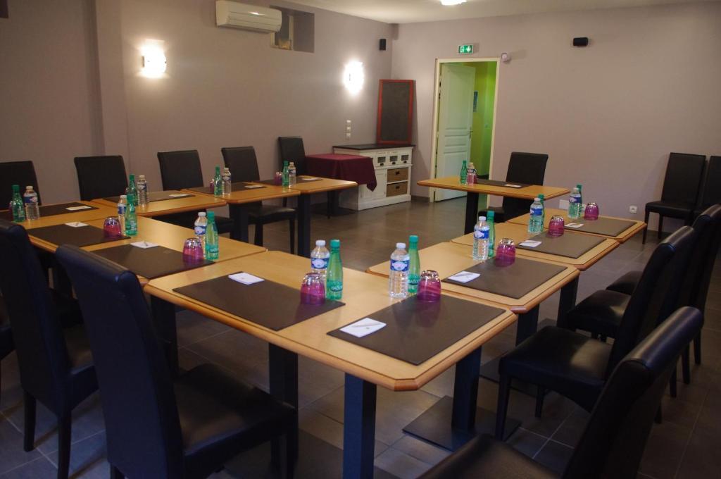 Logis-Hotel Restaurant Auberge Les Vallees Du Perche Vichères Zewnętrze zdjęcie