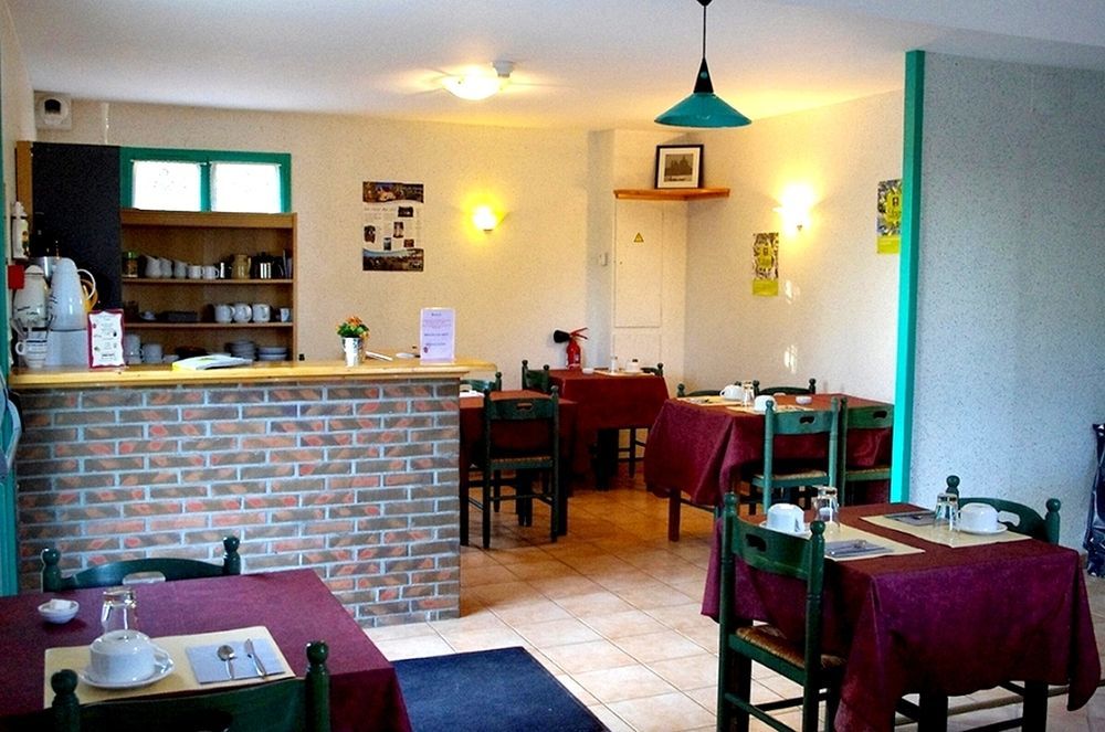Logis-Hotel Restaurant Auberge Les Vallees Du Perche Vichères Zewnętrze zdjęcie