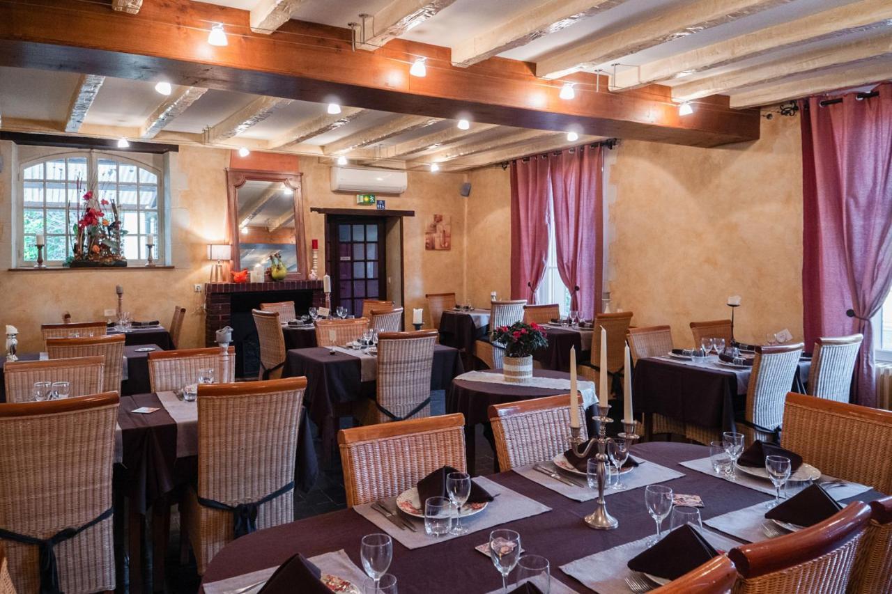 Logis-Hotel Restaurant Auberge Les Vallees Du Perche Vichères Zewnętrze zdjęcie
